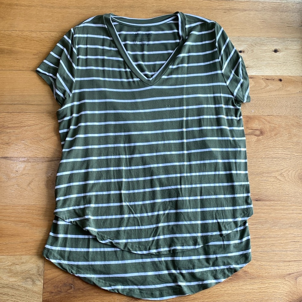 Latched Mama V-Neck Boyfriend Nursing Tee